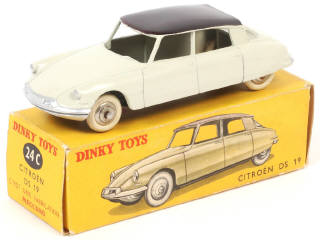 Lot 359 - DINKY TOYS (FRANCE) (1)