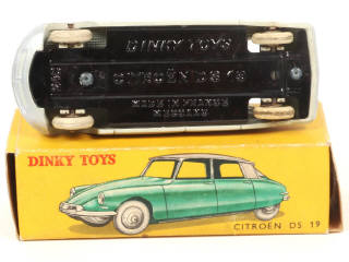 Lot 359 - DINKY TOYS (FRANCE) (1)