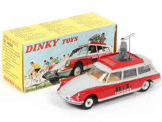 Lot 402 - DINKY TOYS (FRANCE) (1)
