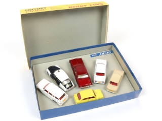 Lot 318 - DINKY TOYS (FRANCE) (7)