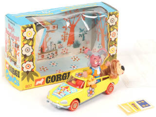 Lot 130 - CORGI TOYS (GB) (1)
