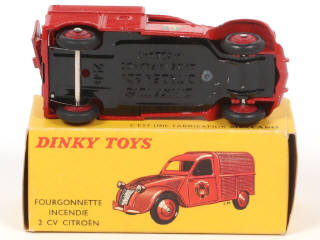 Lot 373 - DINKY TOYS (FRANCE) (1)