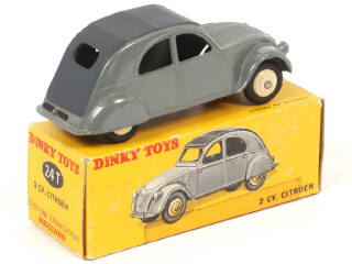 Lot 369 - DINKY TOYS (FRANCE) (1)