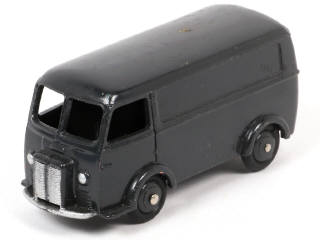 Lot 455 - DINKY TOYS (FRANCE) (1)
