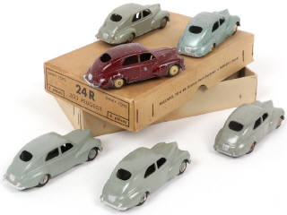 Lot 328 - DINKY TOYS (FRANCE) (1)