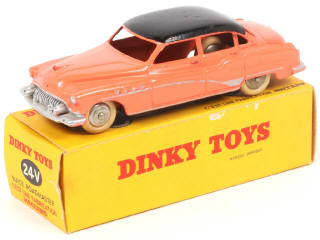 Lot 377 - DINKY TOYS (FRANCE) (1)