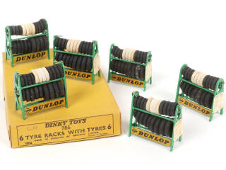 Lot 300 - DINKY TOYS (GB) (1)