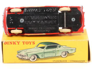 Lot 381 - DINKY TOYS (FRANCE) (1)