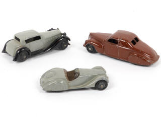 Lot 362 - DINKY TOYS (GB) (3)