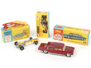 Lot 171 - CORGI TOYS (GB) (3)