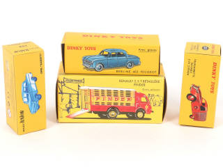 Lot 64 - DIVERS (4)