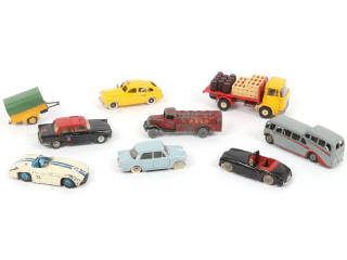 Lot 368 - DINKY TOYS (9)