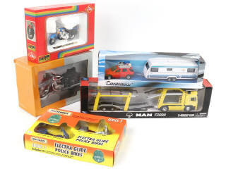 Lot 67 - DIVERS (5)
