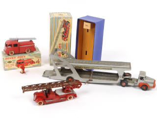 Lot 423 - DINKY TOYS (FRANCE) (3)
