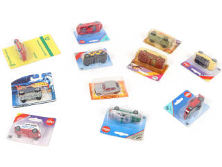 Lot 79 - DIVERS (11)
