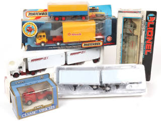 Lot 126 - DIVERS (6)