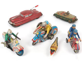 Lot 73 - DIVERS (6)