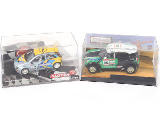 Lot 92 - DIVERS (2)