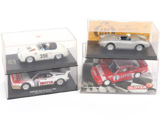 Lot 95 - DIVERS (4)