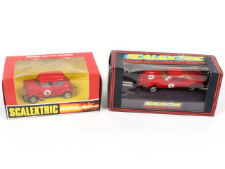 Lot 107 - SCALEXTRIC (GB) (2)
