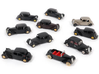 Lot 389 - DINKY TOYS (FRANCE) (10)