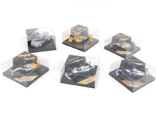 Lot 138 - DIVERS (6)