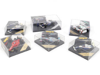 Lot 137 - DIVERS (6)