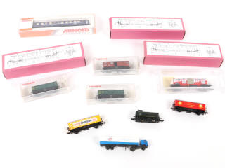 Lot 19 - DIVERS 'N' (12)