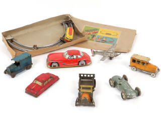 Lot 159 - DIVERS (8)