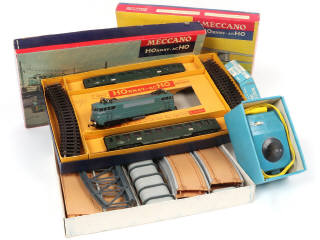 Lot 86 - HORNBY 'HO' (3)