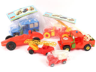 Lot 62 - DIVERS (6)