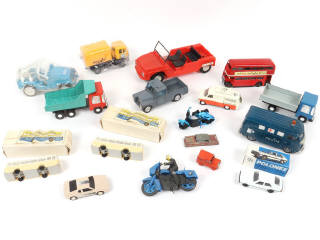 Lot 175 - DIVERS (15)