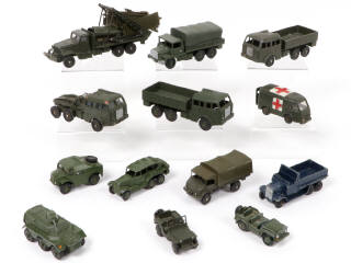 Lot 408 - DINKY TOYS (13)