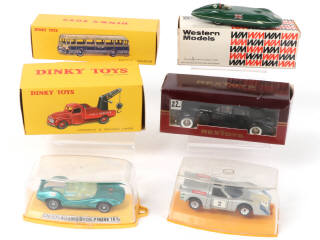 Lot 41 - DIVERS (6)