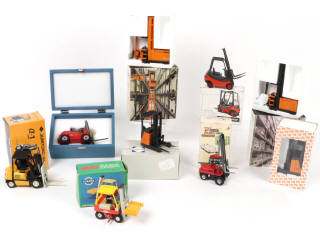 Lot 53 - DIVERS (9)