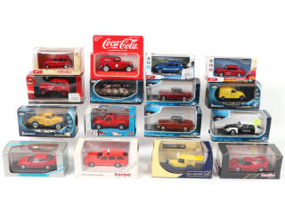 Lot 80 - DIVERS (16)