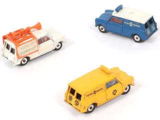 Lot 258 - DINKY TOYS (GB) (3)