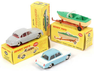 Lot 253 - DINKY TOYS (GB) (3)