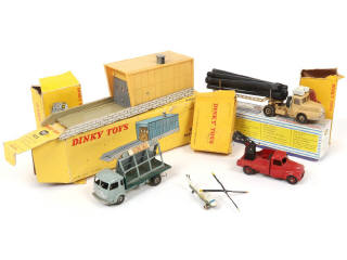 Lot 367 - DINKY TOYS (FRANCE) (5)