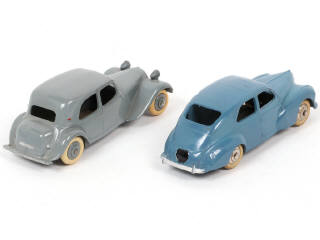 Lot 340 - DINKY TOYS (FRANCE) (2)