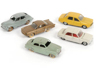 Lot 366 - DINKY TOYS (FRANCE) (5)