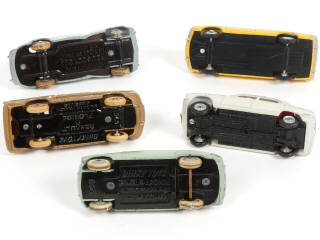 Lot 366 - DINKY TOYS (FRANCE) (5)