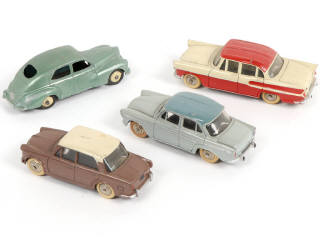 Lot 363 - DINKY TOYS (FRANCE) (4)