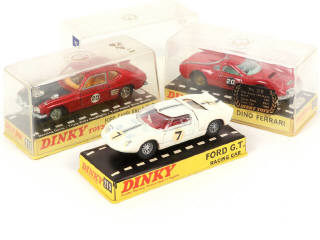 Lot 254 - DINKY TOYS (GB) (3)