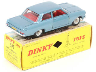 Lot 325 - DINKY TOYS (FRANCE) (1)