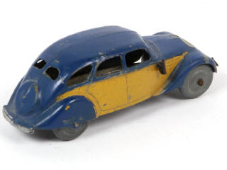 Lot 282 - DINKY TOYS (FRANCE) (1)