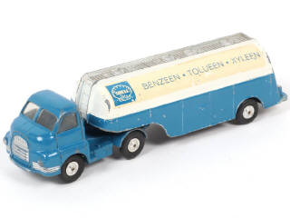 Lot 128 - CORGI TOYS (GB) (1)