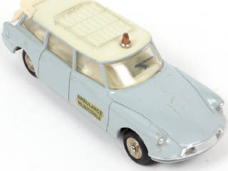 Lot 346 - DINKY TOYS (FRANCE) (2)