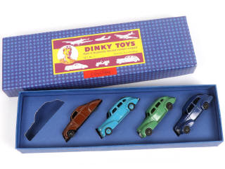 Lot 260 - DINKY TOYS (GB) (4)