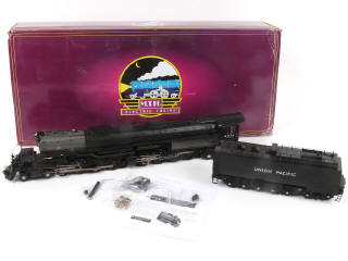 Lot 21 - M.T.H (USA) (1)